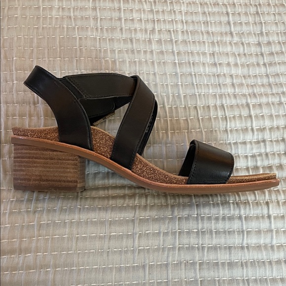 Aetrex Shoes - Aetrex UEC Women’s size 10 Black Women's “Kristin” Strap Sandals Velcro